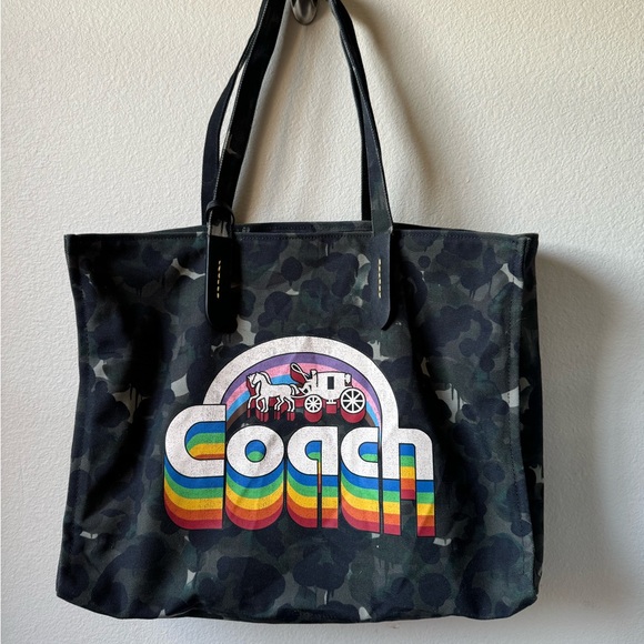 Handbags - Coach camo pri t tote
